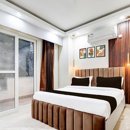 Super Hotel O Sector 43 غورغاون المظهر الخارجي الصورة