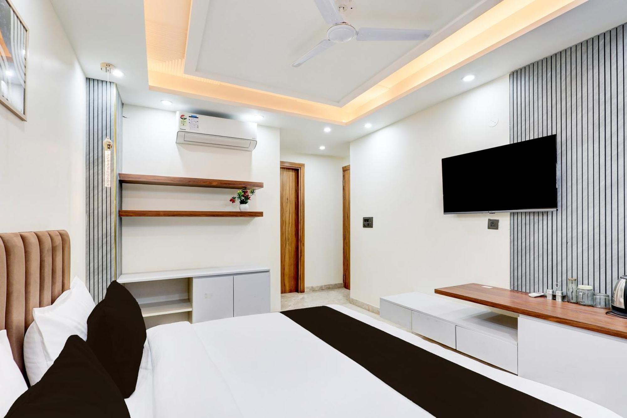 Super Hotel O Sector 43 غورغاون المظهر الخارجي الصورة