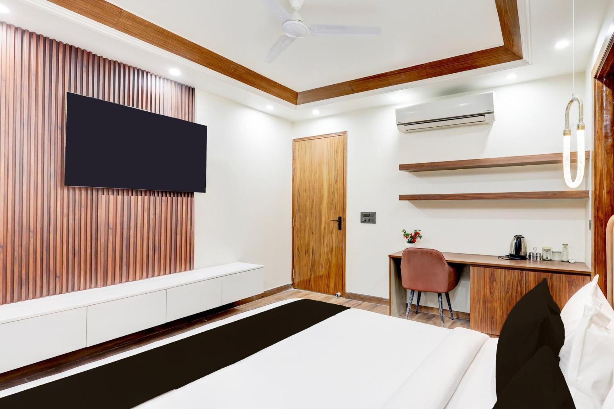 Super Hotel O Sector 43 غورغاون المظهر الخارجي الصورة