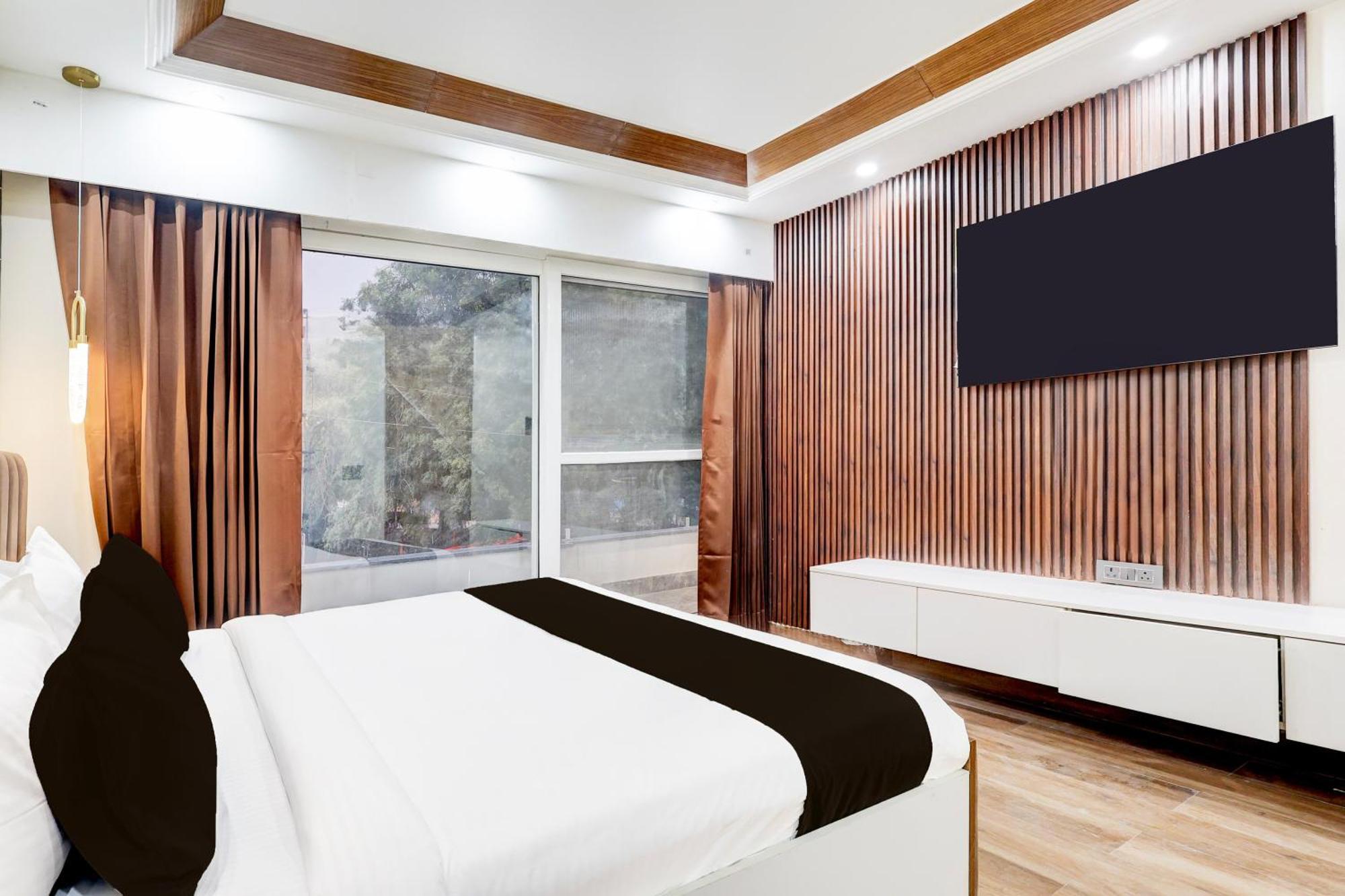 Super Hotel O Sector 43 غورغاون المظهر الخارجي الصورة