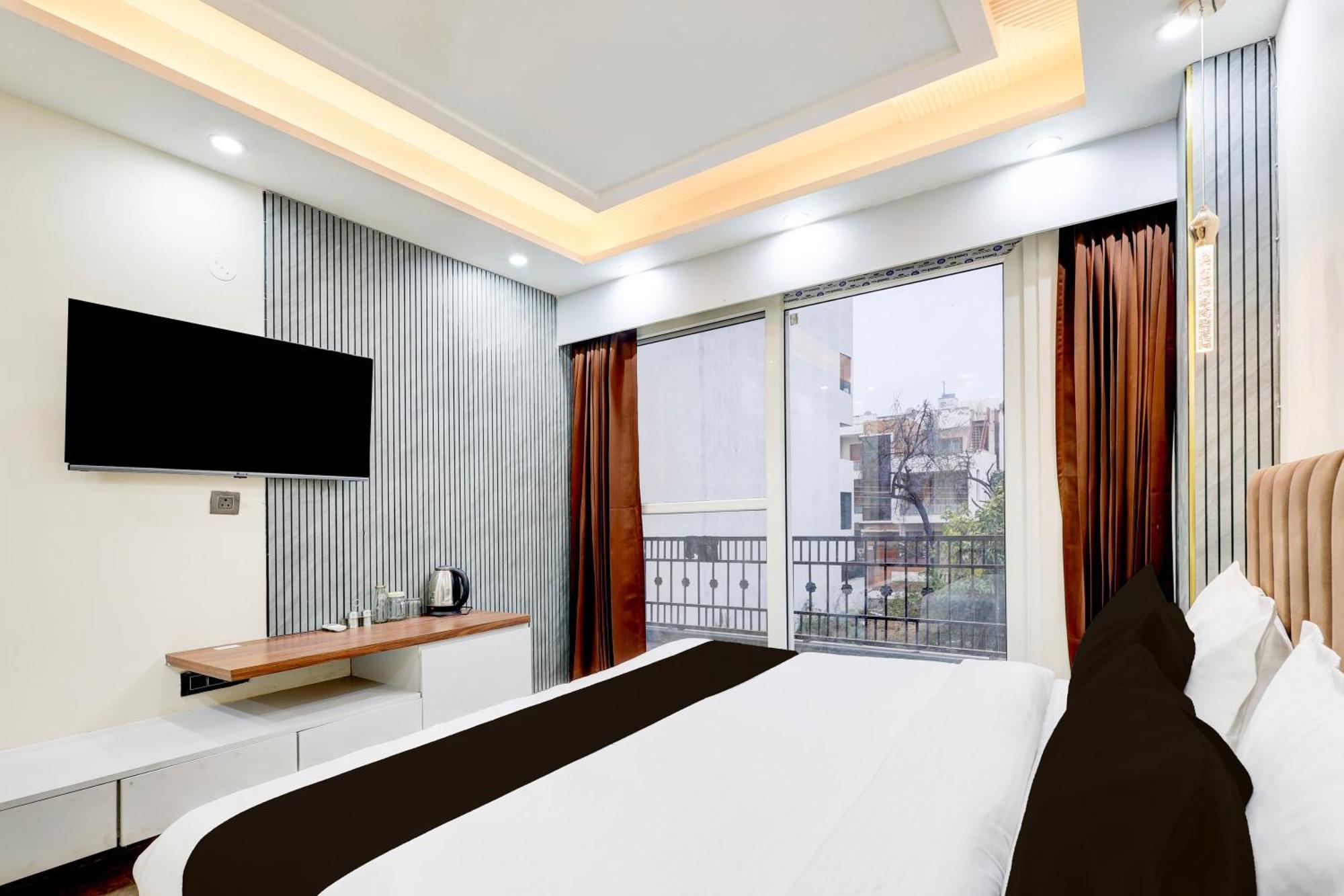 Super Hotel O Sector 43 غورغاون المظهر الخارجي الصورة